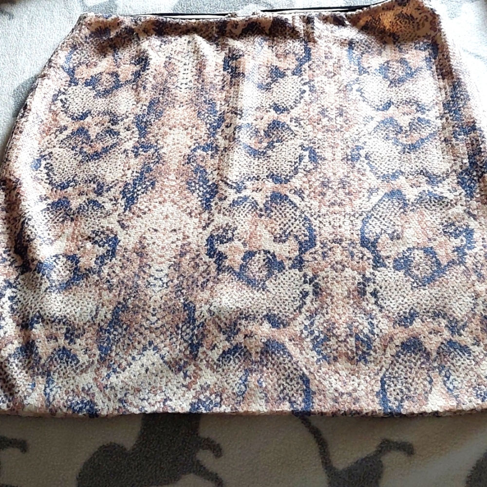 Ladies skirt